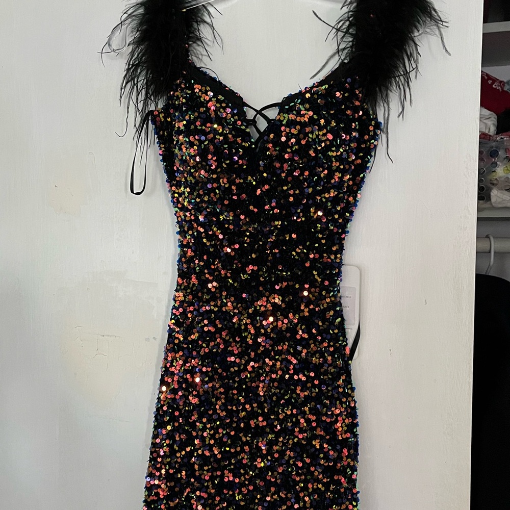 ✨Black Sequin Feather Dress✨ practically new only worn once and has tags!!!